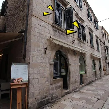 Old Town Lux 아파트